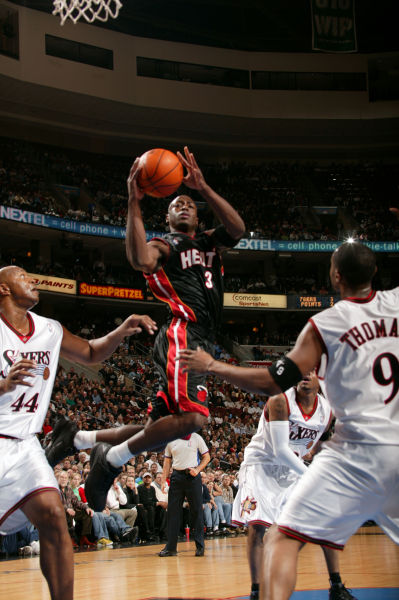 骑士11连胜终结雷霆15连胜 开拓者大胜鹈鹕