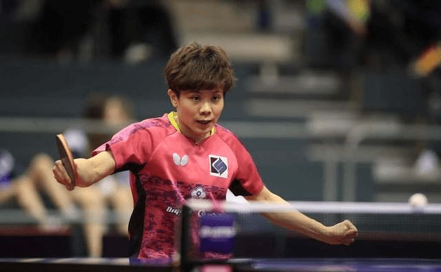 绕场致谢不 绕场致谢不